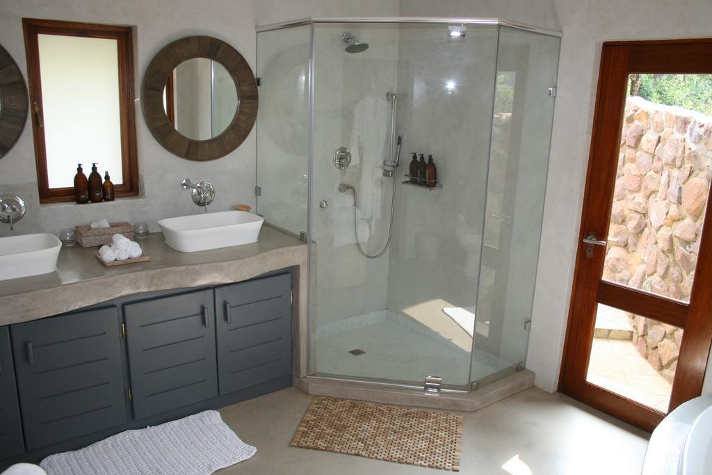 محمية ويلغيفوندين غايم Mhondoro Safari Lodge & Villa المظهر الخارجي الصورة