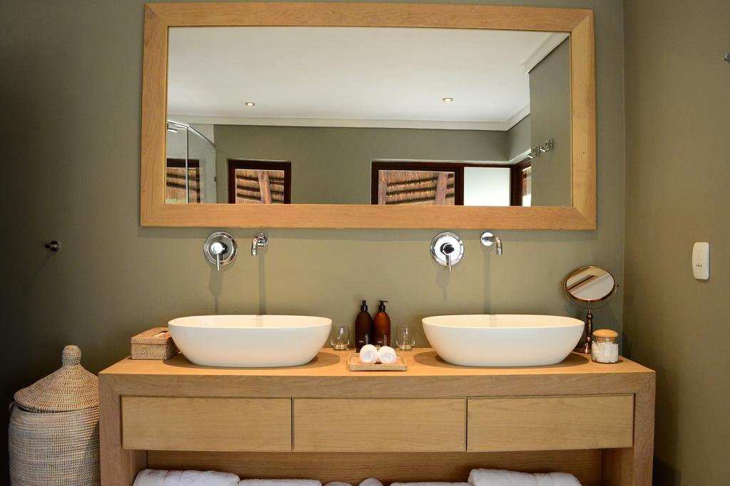 محمية ويلغيفوندين غايم Mhondoro Safari Lodge & Villa المظهر الخارجي الصورة