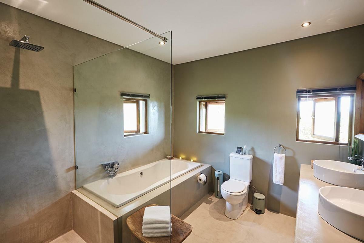 محمية ويلغيفوندين غايم Mhondoro Safari Lodge & Villa المظهر الخارجي الصورة
